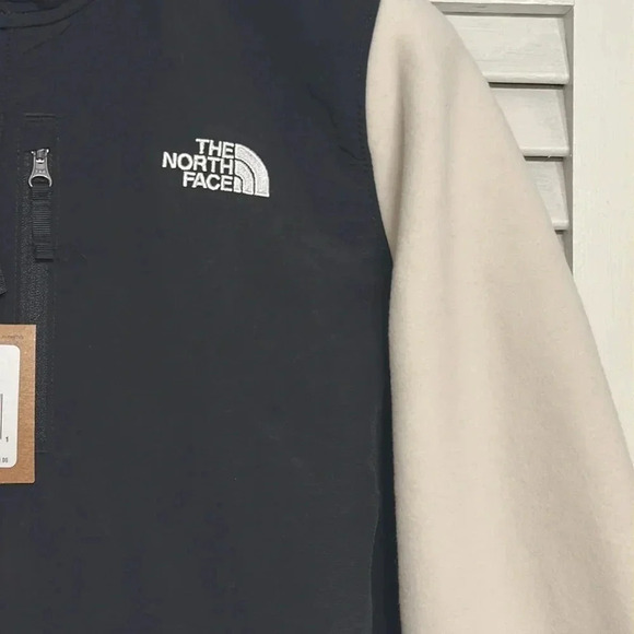 NWT The north face WMN Candescent Quarter Zip Sweatshirt white/black MED - Picture 3 of 9